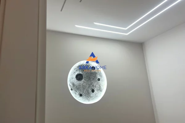 Appartamento in vendita a Tirana 2+1, SemiArredato