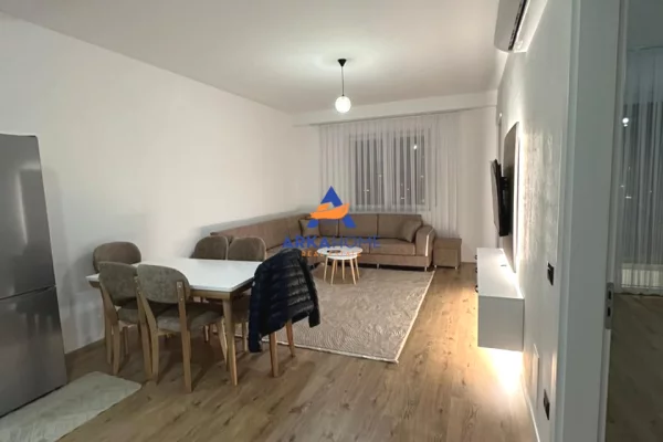 Shtepi me qera Apartament ne Tirane, 2+1, Mobilimi E mobiluar, Pagesa 600  Euro.