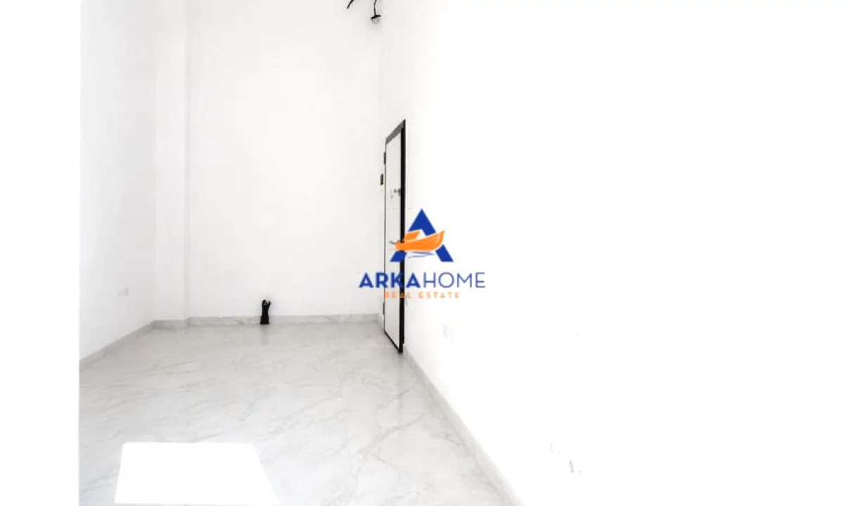 SHITET AMBIENT BIZNESI 30M2 "RRUGA ROBERT ZHVARTZ,KOMUNA E PARISIT" 90000 EURO