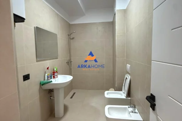 Shtepi me qera Apartament ne Tirane, 2+1, Mobilimi E mobiluar, Pagesa 500  Euro.