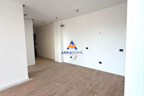 Shtepi me qera Apartament ne Tirane, 2+1, Mobilimi Bosh, pa mobiluar, Pagesa 625  Euro.