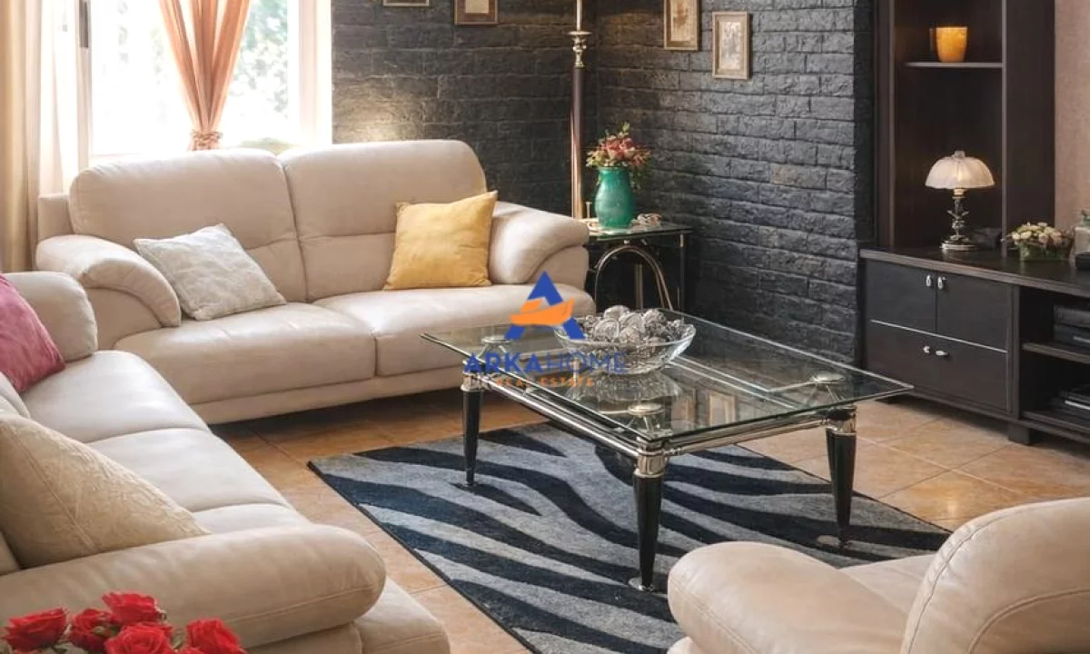 Shtepi me qera Apartament ne Tirane, 2+1, Mobilimi E mobiluar, Pagesa 625  Euro.