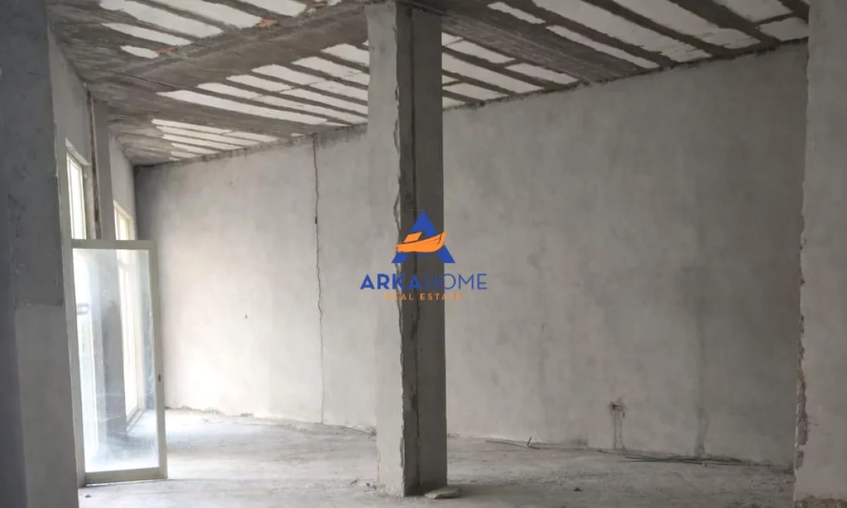 SHITET AMBJENT KOMERCIAL "TEK LIQENI I THATE" 270.000 EURO