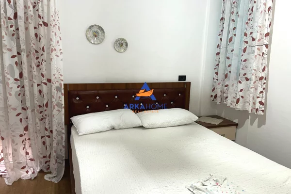 Shtepi me qera Apartament ne Tirane, 2+1, Mobilimi E mobiluar, Pagesa 625  Euro.
