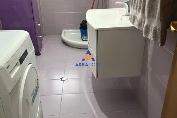 Shtepi me qera Apartament ne Tirane, 2+1, Mobilimi E mobiluar, Pagesa 625  Euro.