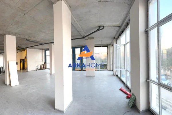 Ambient biznesi me qera 1+1 ne Tirane - 4,000 Euro