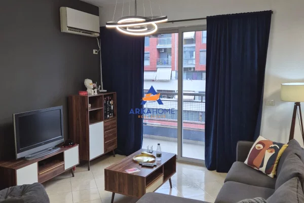 Appartamento in affitto a Tirana 2+1, Arredato