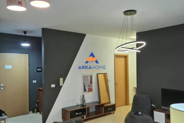 Appartamento in affitto a Tirana 2+1, Arredato