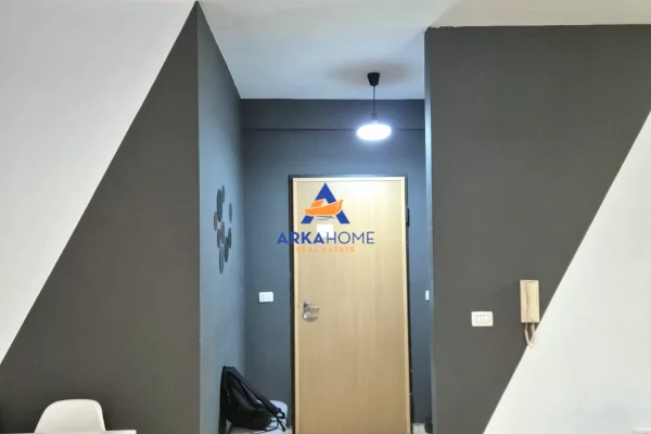 Appartamento in affitto a Tirana 2+1, Arredato