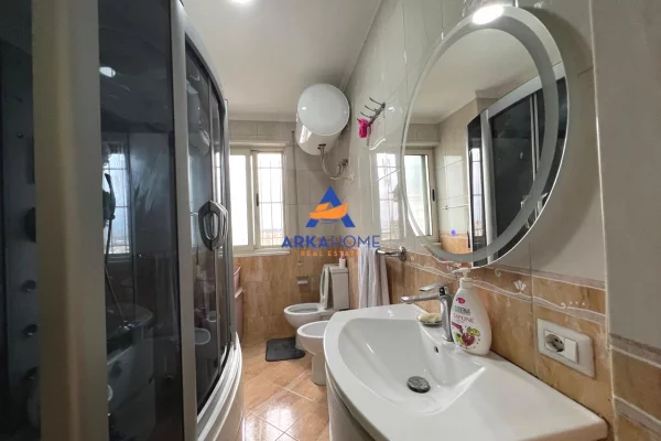 Appartamento in vendita a Tirana 2+1, Arredato