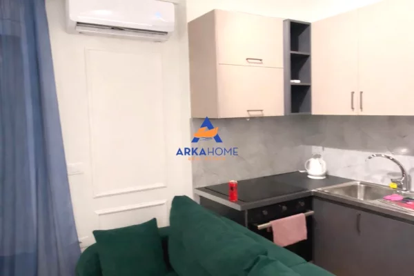 JEPET ME QERA APARTAMENT 1+1+BALLKON+ POST PARKIM "TEK XHAMIA, SELITE" 550 EURO