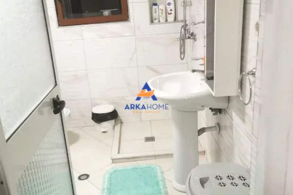 Appartamento in affitto a Tirana 1+1, Arredato