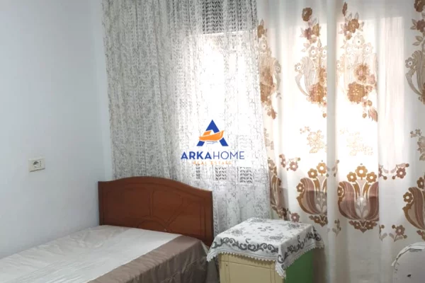 Shtepi me qera Apartament ne Tirane, 2+1, Mobilimi E mobiluar, Pagesa 625  Euro.