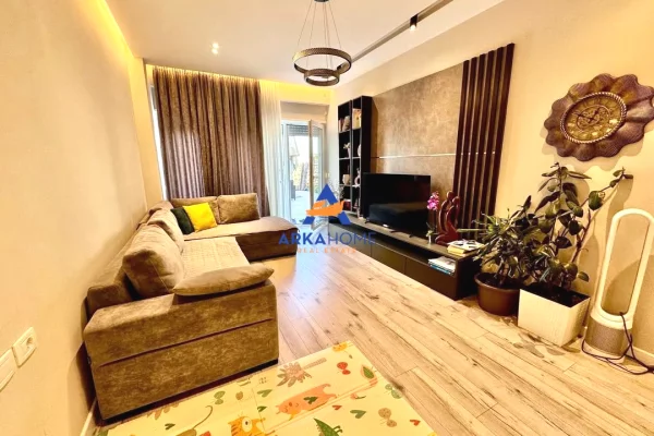 Shtepi ne shitje 3+1 ne Tirane - 335,000 Euro