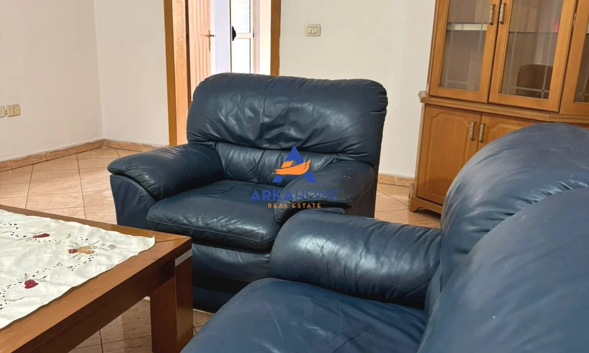 Shtepi me qera Shtepi Private ne Tirane, 1+1, Mobilimi E mobiluar, Pagesa 417  Euro.