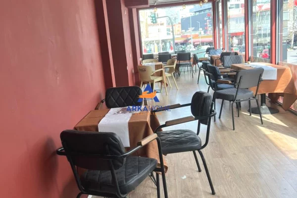 Ambient biznesi me qera 1+1 ne Tirane - 2,500 Euro