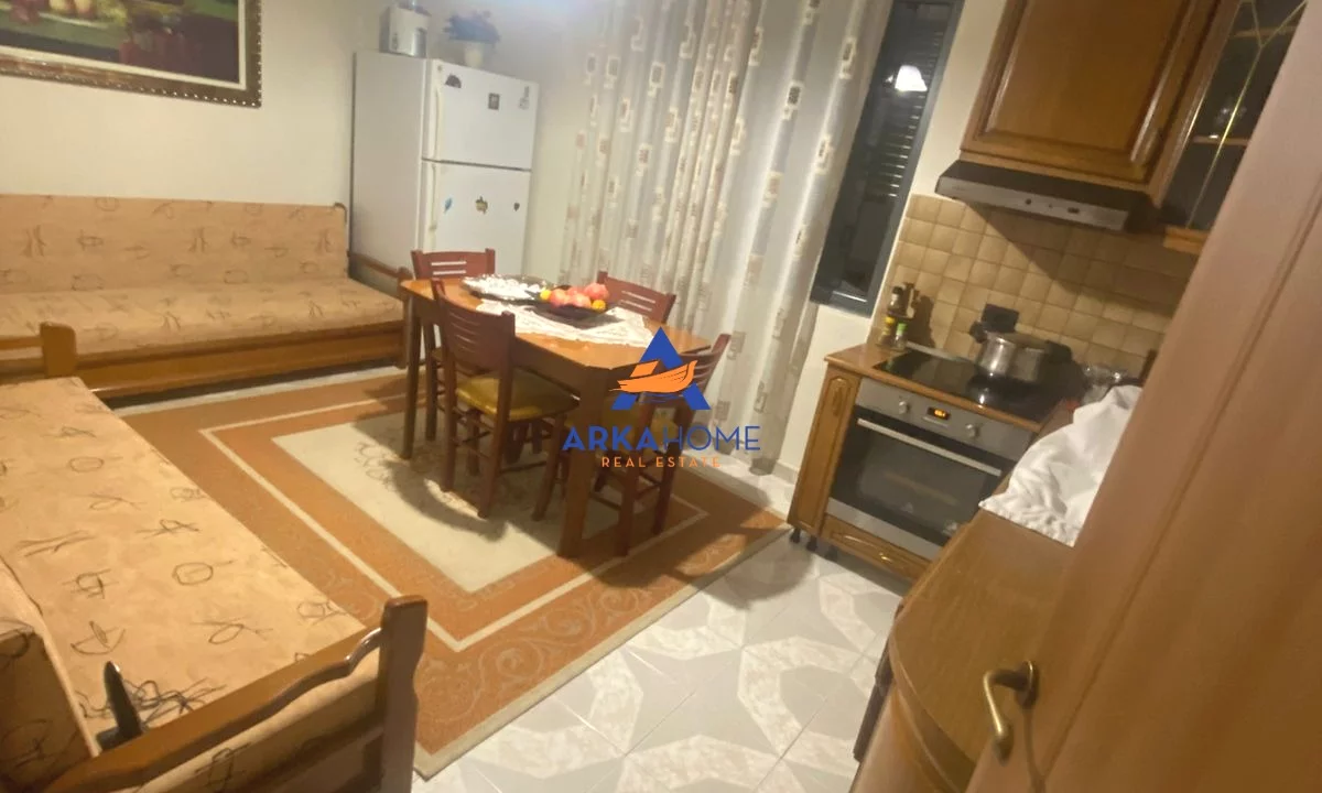 Shtepi ne shitje Apartament ne Tirane, 3+1, Mobilimi E mobiluar, Pagesa 229,644  Euro.