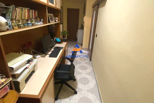 Shtepi ne shitje Apartament ne Tirane, 3+1, Mobilimi E mobiluar, Pagesa 229,644  Euro.