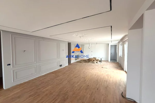 Penthouse (panoramic top floor) for sale in Tirana 4+1, Emty