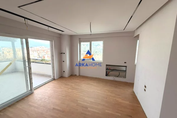 Penthouse (panoramic top floor) for sale in Tirana 4+1, Emty