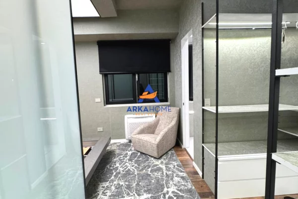 Shtepi ne shitje Apartament ne Tirane, 2+1, Mobilimi E mobiluar, Pagesa 118,000  Euro.