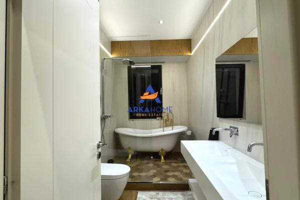 Shtepi ne shitje Apartament ne Tirane, 2+1, Mobilimi E mobiluar, Pagesa 118,000  Euro.