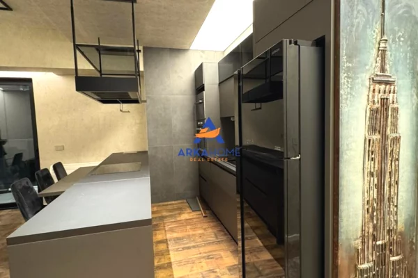 Shtepi ne shitje Apartament ne Tirane, 2+1, Mobilimi E mobiluar, Pagesa 118,000  Euro.