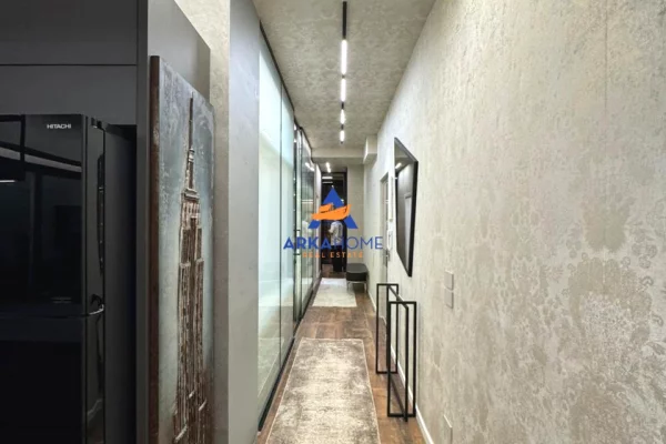 Shtepi ne shitje Apartament ne Tirane, 2+1, Mobilimi E mobiluar, Pagesa 118,000  Euro.