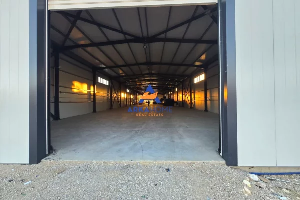 Ambient biznesi me qera 4+1 ne Tirane - 2,790 Euro