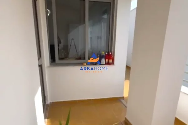 Appartamento in vendita a Tirana 2+1, Arredato