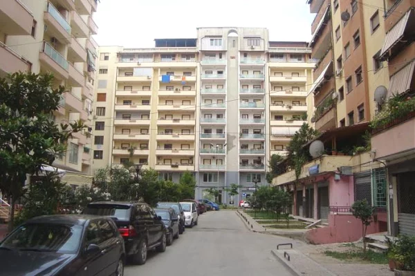 Shtepi me qera Apartament ne Tirane, 1+1, Mobilimi E mobiluar, Pagesa 500  Euro.
