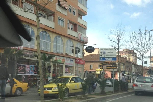 Shtepi me qera Apartament ne Tirane, 1+1, Mobilimi E mobiluar, Pagesa 500  Euro.