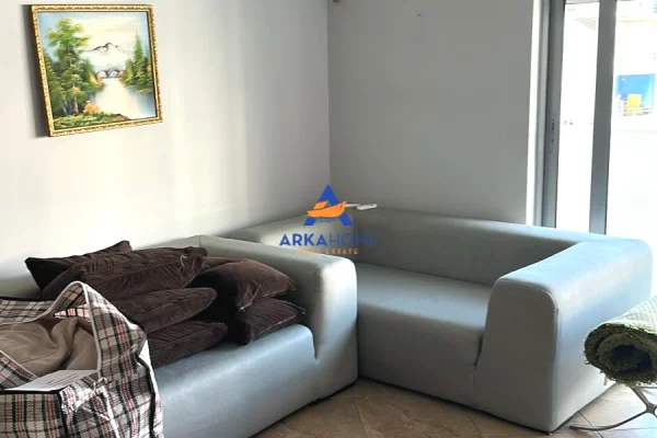Shtepi me qera 2+1 ne Tirane - 522 Euro