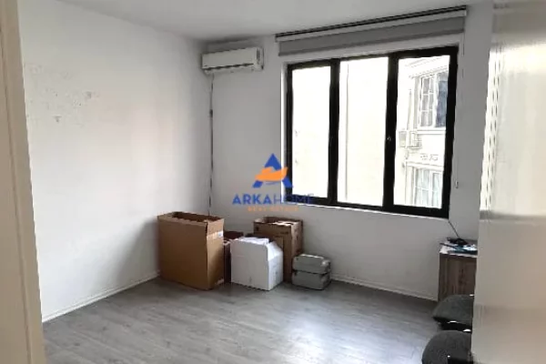 Ambient biznesi me qera 1+1 ne Tirane - 1,200 Euro