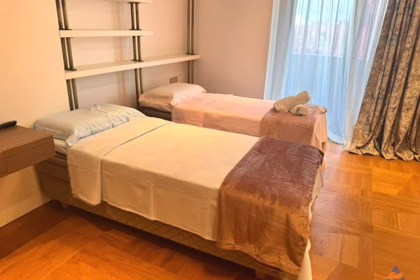 Shtepi ne shitje Apartament ne Tirane, 2+1, Mobilimi E mobiluar, Pagesa 1,000,000  Euro.