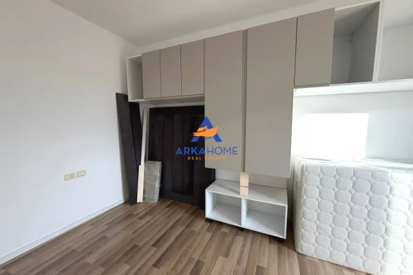 Attico(ultimo piano panoramico) in vendita a Valona 2+1, Arredato