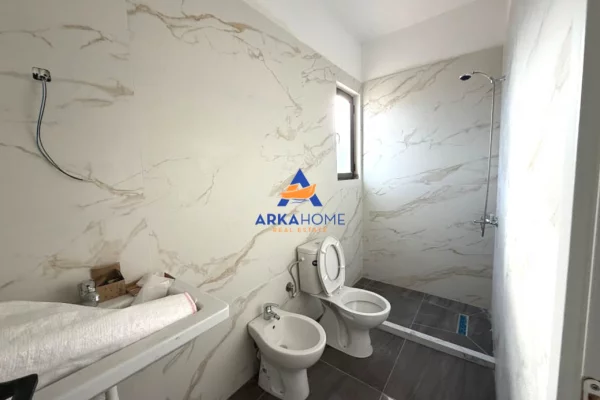 Attico(ultimo piano panoramico) in vendita a Valona 2+1, Arredato