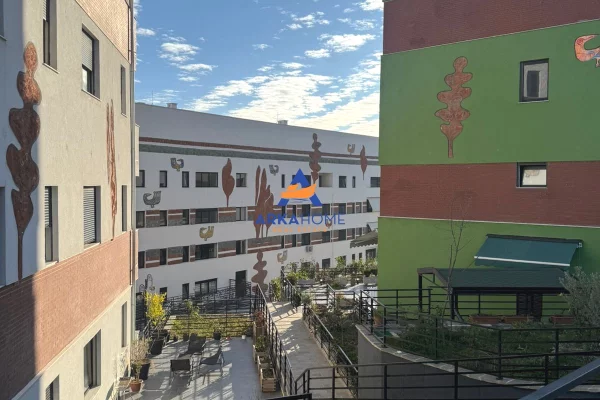 Appartamento in affitto a Tirana 1+1, Vuoto