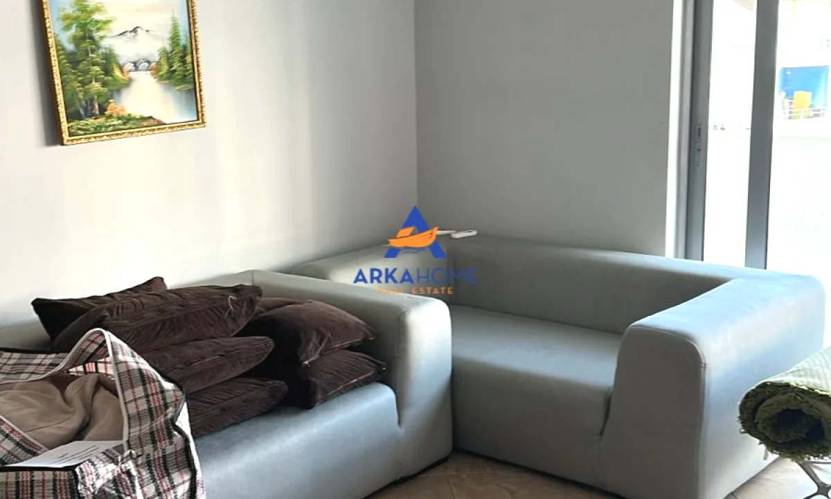 Appartamento in affitto a Tirana 2+1, SemiArredato