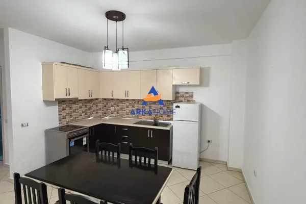 Appartamento in affitto a Tirana 2+1, Arredato