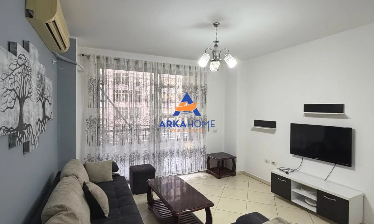 Appartamento in affitto a Tirana 2+1, Arredato