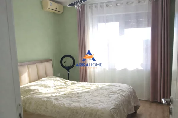 Appartamento in vendita a Tirana 1+1, Arredato