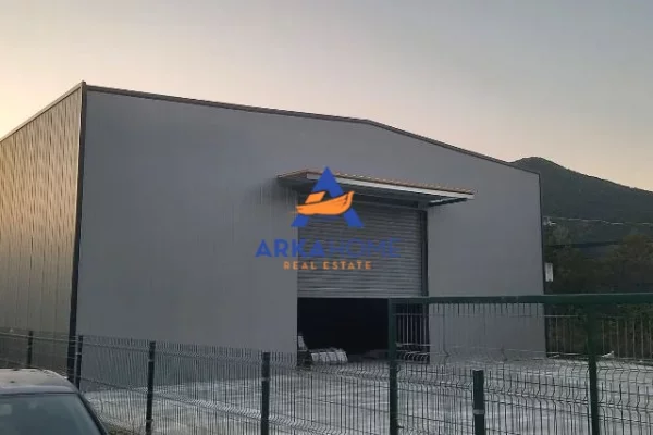 JEPET KAPANON ME QERA MAGAZINË / KAPANON " RRUGA E ARBRIT, TIRANË " 2000 EURO