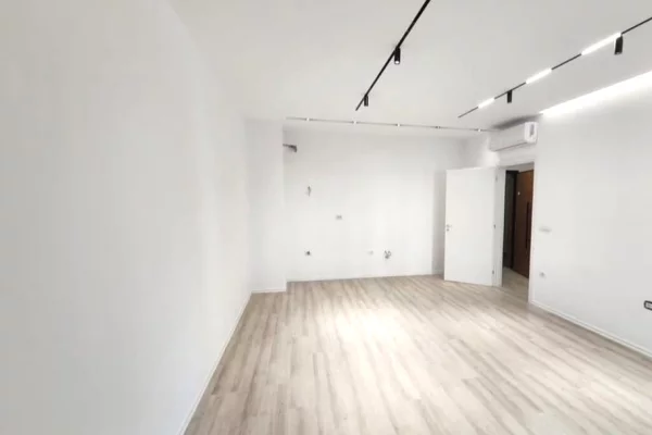 JEPET ME QERA ZYRE 2+1+2 " ZOGUT TE ZI " 1046 EURO