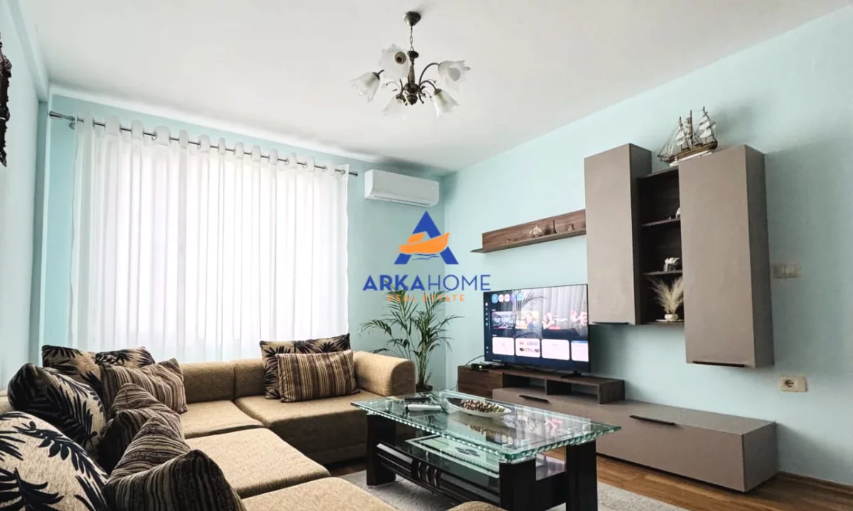 Appartamento in affitto a Tirana 1+1, Arredato