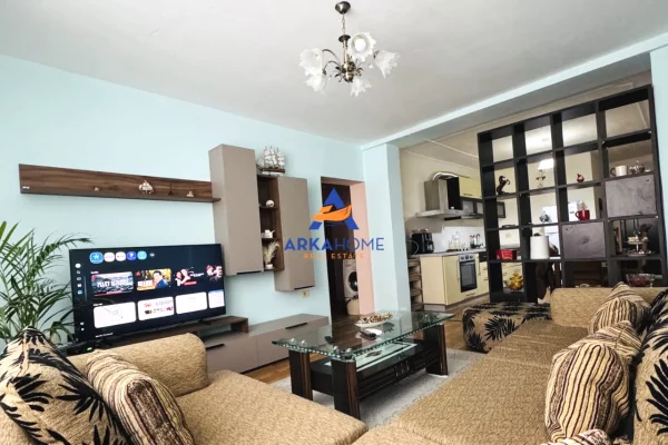 Appartamento in affitto a Tirana 1+1, Arredato