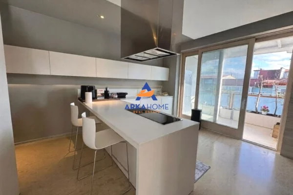 Appartamento in vendita a Tirana 3+1, Arredato