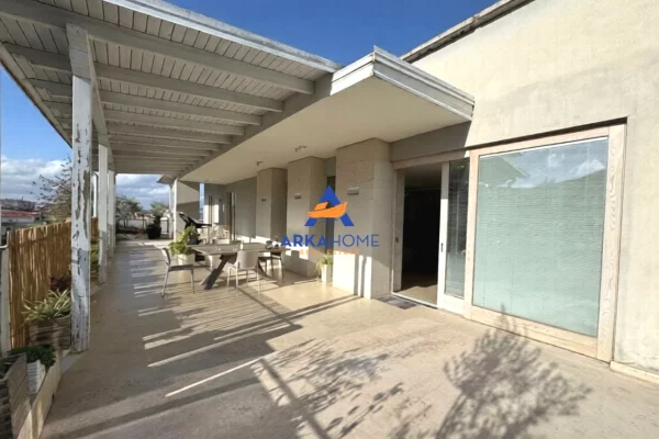 Appartamento in vendita a Tirana 3+1, Arredato