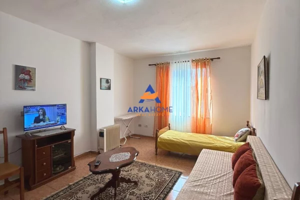 JEPET ME QERA APARTAMENT 1+1+BALLKON "PRANE LULISHTES,KOMUNA E PARISIT" 50000 LEKE
