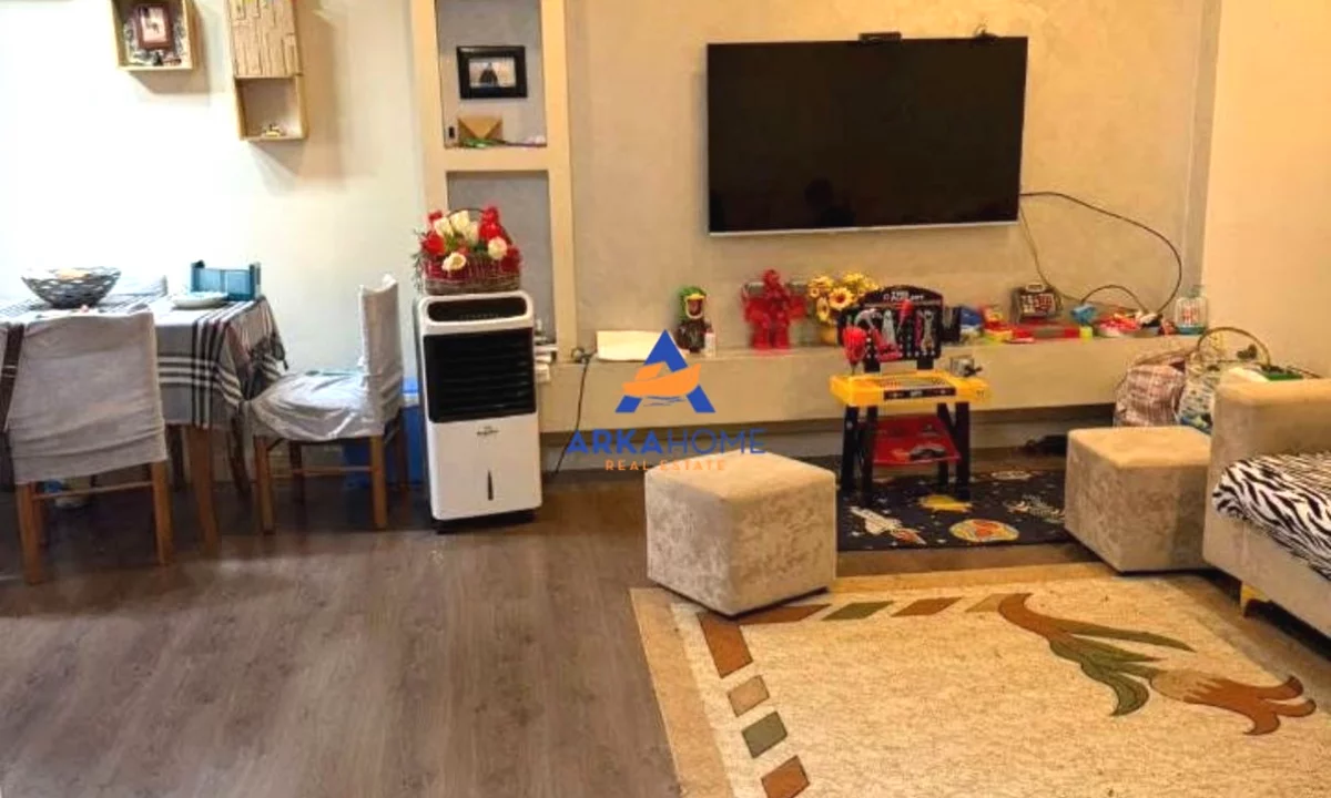 Appartamento in vendita a Tirana 2+1, Arredato